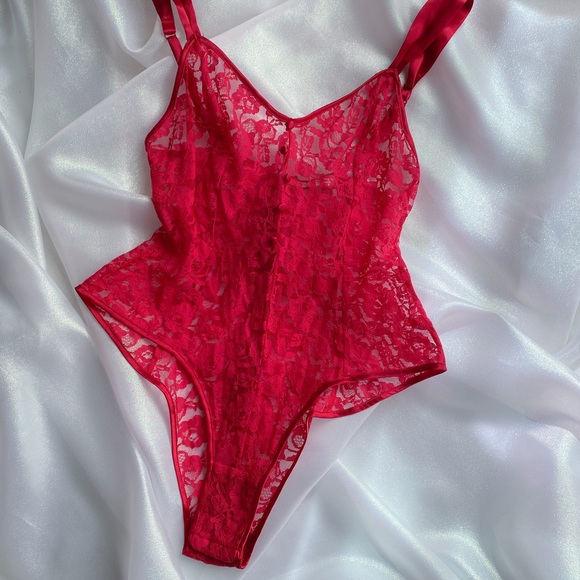 Vintage Gold Label Victoria’s Secret Red Lace Teddy - Picture 2 of 3